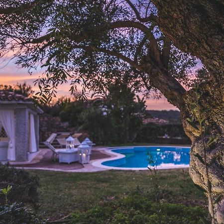 Villa Bougainvillea Con Piscina E Giardino Privato A Pochi Passi Dal Mare 카스티아다스 외부 사진