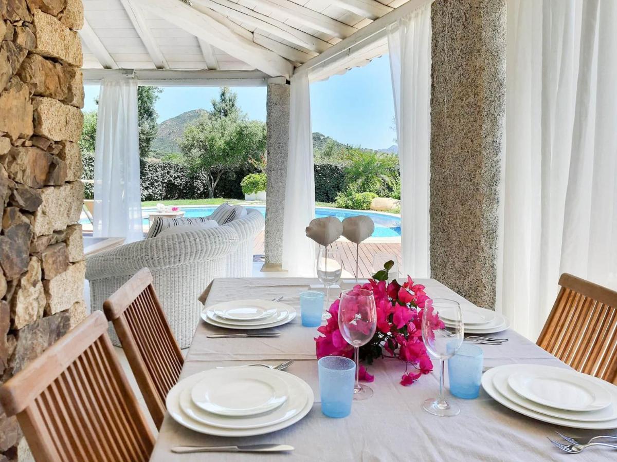 Villa Bougainvillea Con Piscina E Giardino Privato A Pochi Passi Dal Mare 카스티아다스 외부 사진