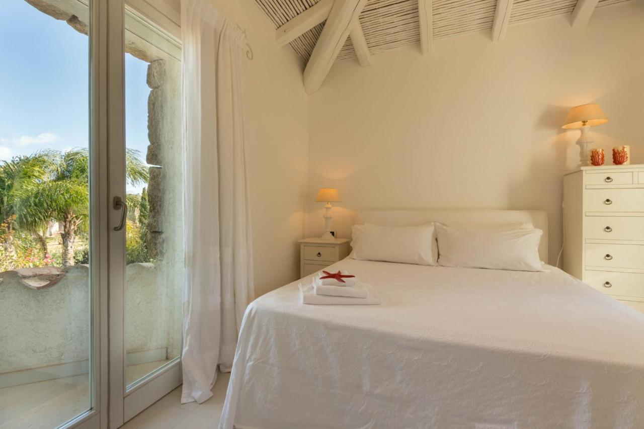 Villa Bougainvillea Con Piscina E Giardino Privato A Pochi Passi Dal Mare 카스티아다스 외부 사진