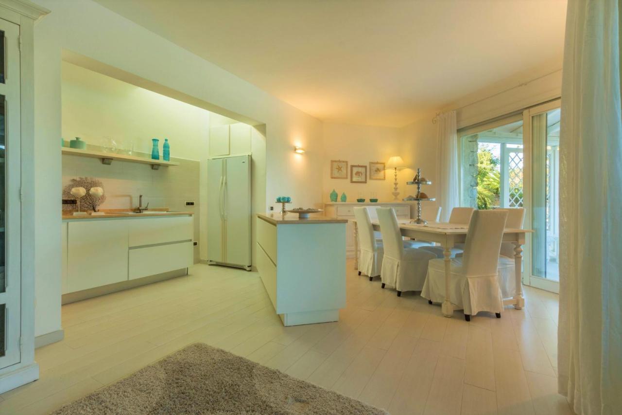 Villa Bougainvillea Con Piscina E Giardino Privato A Pochi Passi Dal Mare 카스티아다스 외부 사진