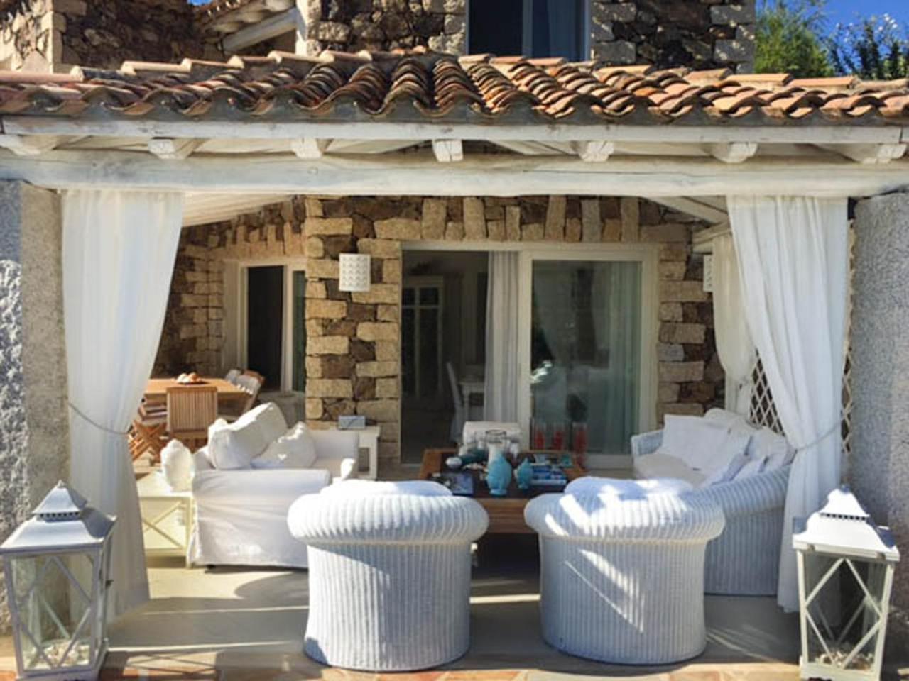 Villa Bougainvillea Con Piscina E Giardino Privato A Pochi Passi Dal Mare 카스티아다스 외부 사진