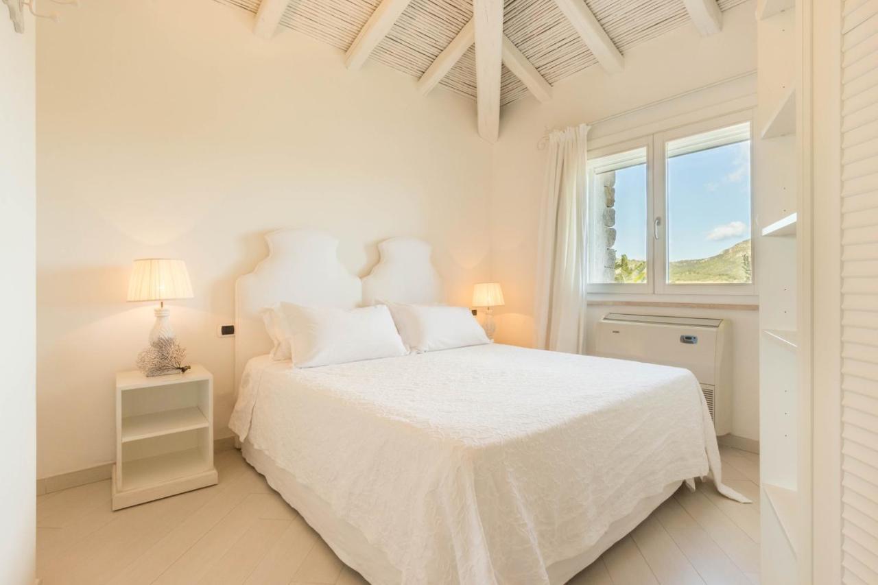 Villa Bougainvillea Con Piscina E Giardino Privato A Pochi Passi Dal Mare 카스티아다스 외부 사진