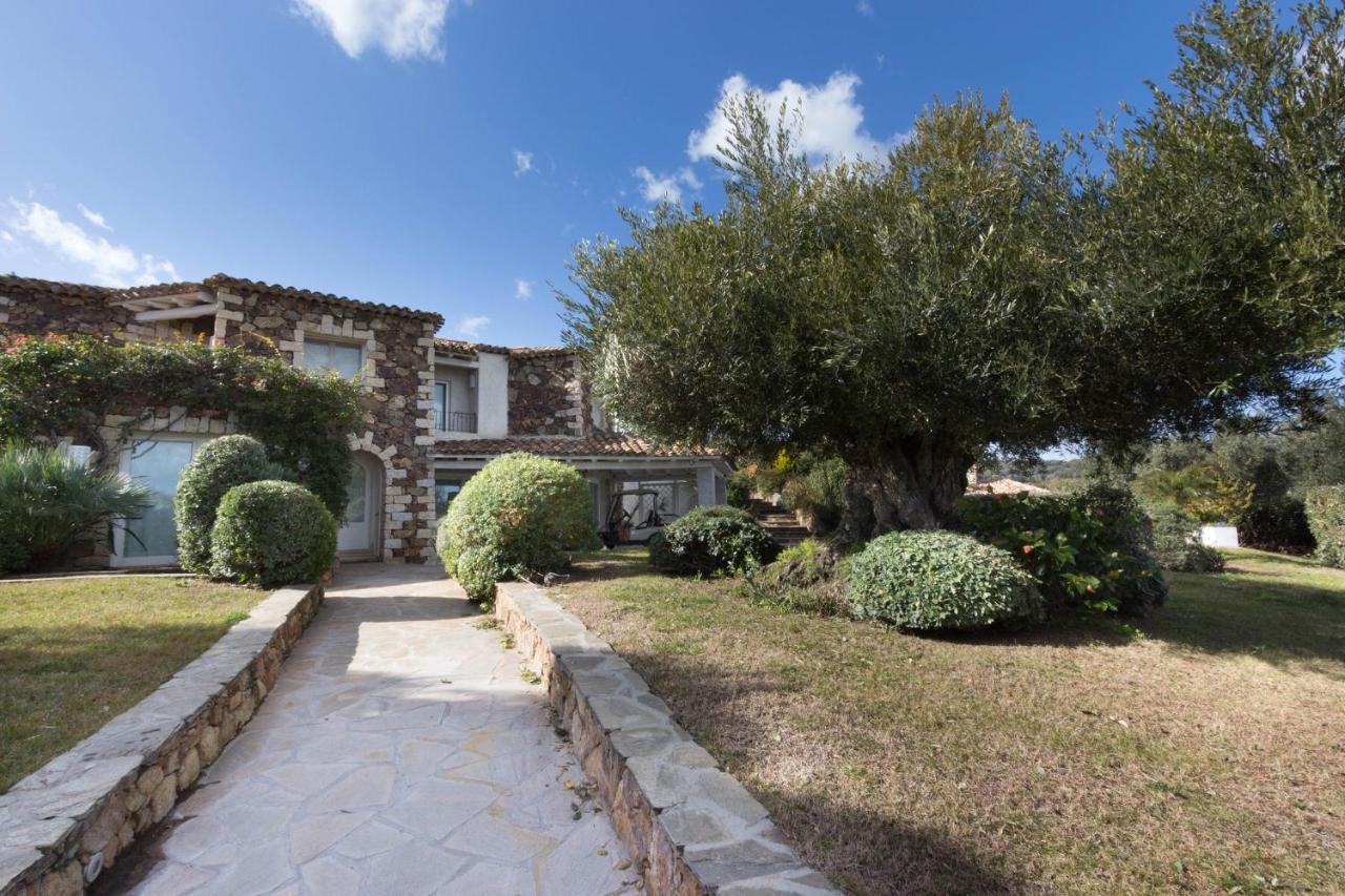 Villa Bougainvillea Con Piscina E Giardino Privato A Pochi Passi Dal Mare 카스티아다스 외부 사진