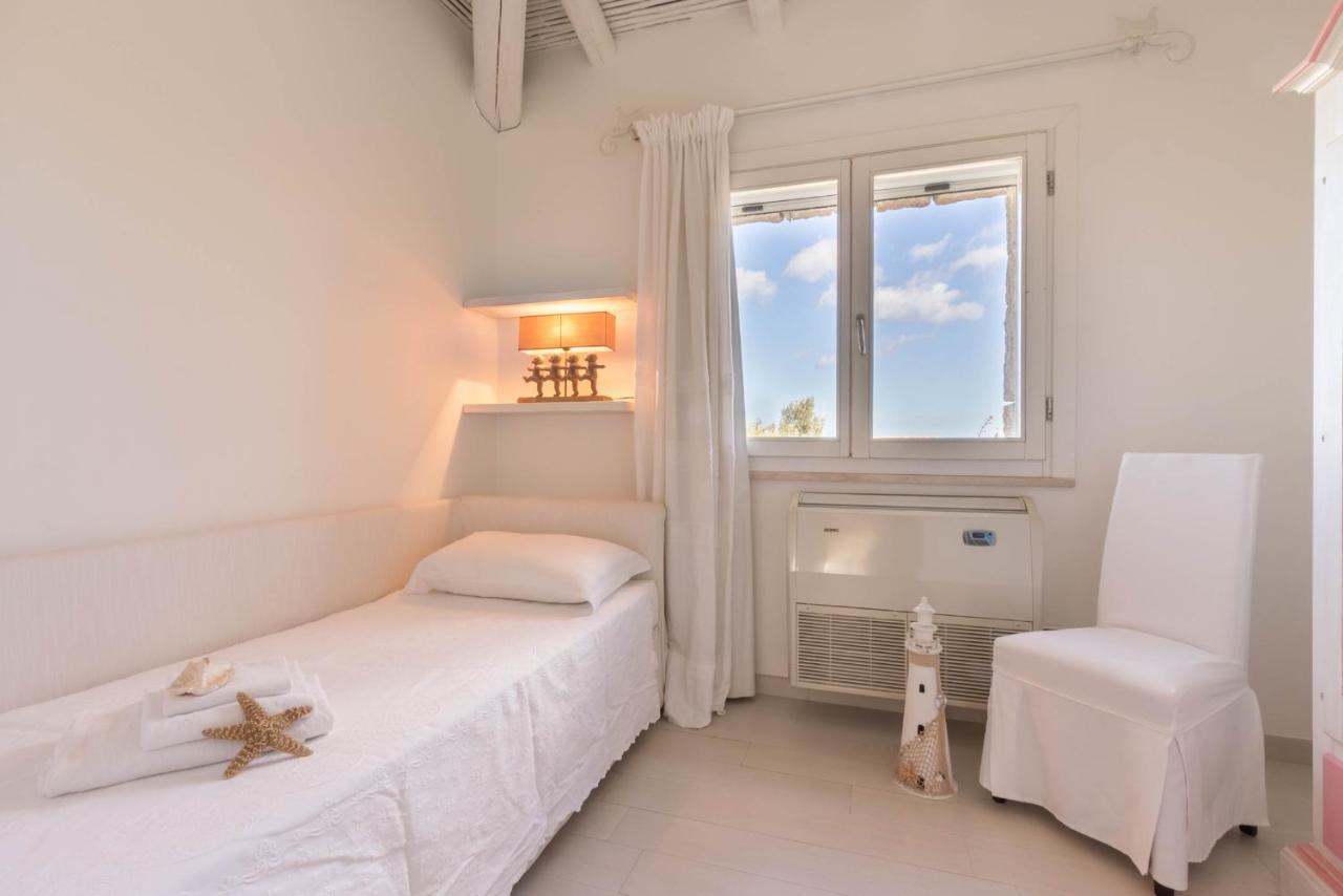 Villa Bougainvillea Con Piscina E Giardino Privato A Pochi Passi Dal Mare 카스티아다스 외부 사진