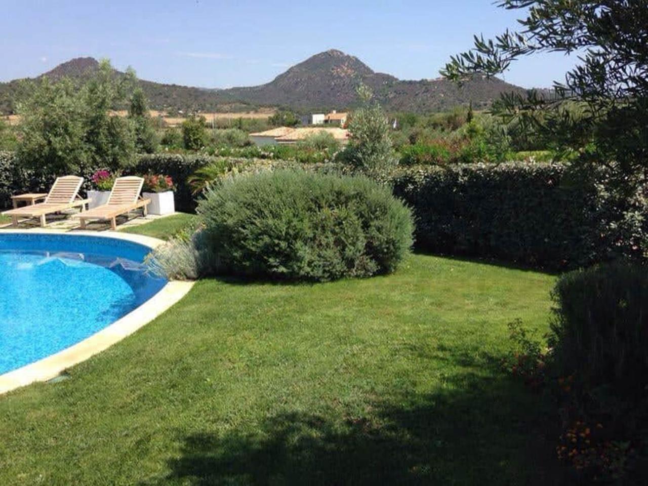 Villa Bougainvillea Con Piscina E Giardino Privato A Pochi Passi Dal Mare 카스티아다스 외부 사진